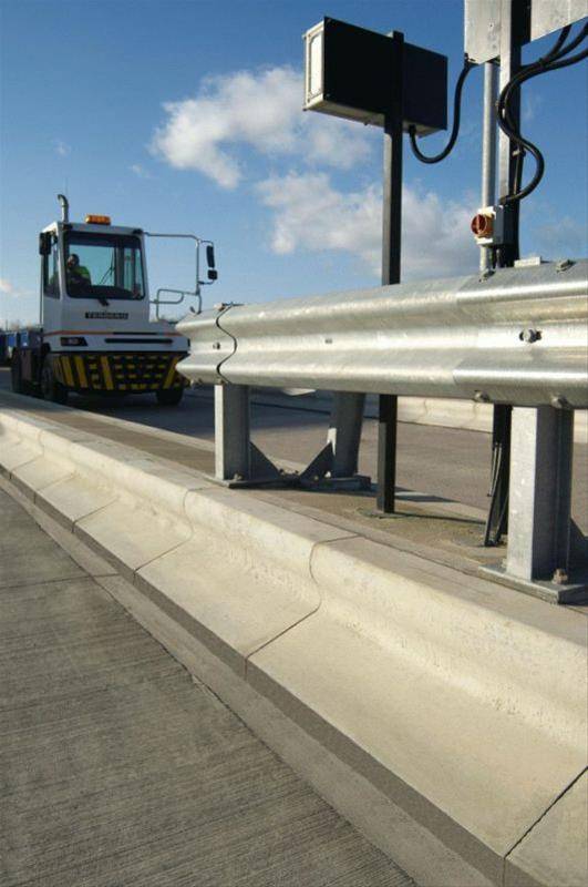 Trief® GST2A Large&nbsp;Taper Kerb -&nbsp;right hand