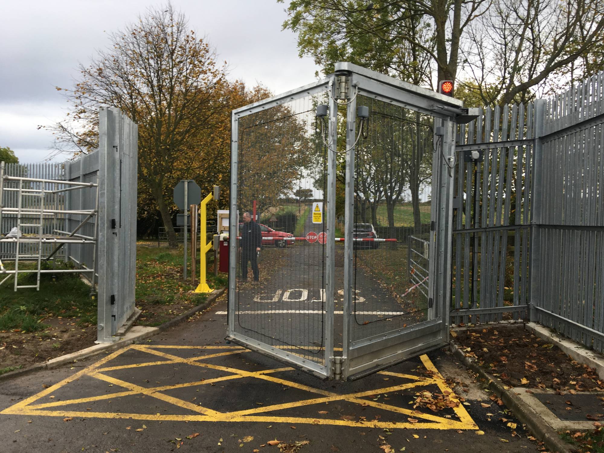 Bi-Folding Speed Gates