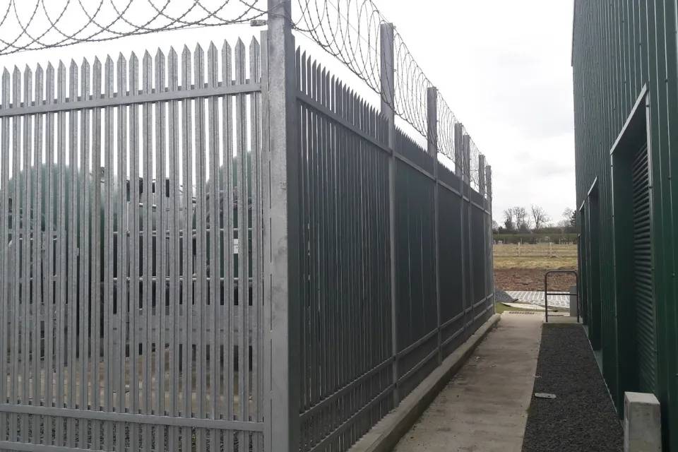 Binns Canada Defender SL3 Palisade Fencing