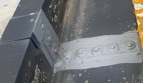 Seamsil 300 Gutter Joint System