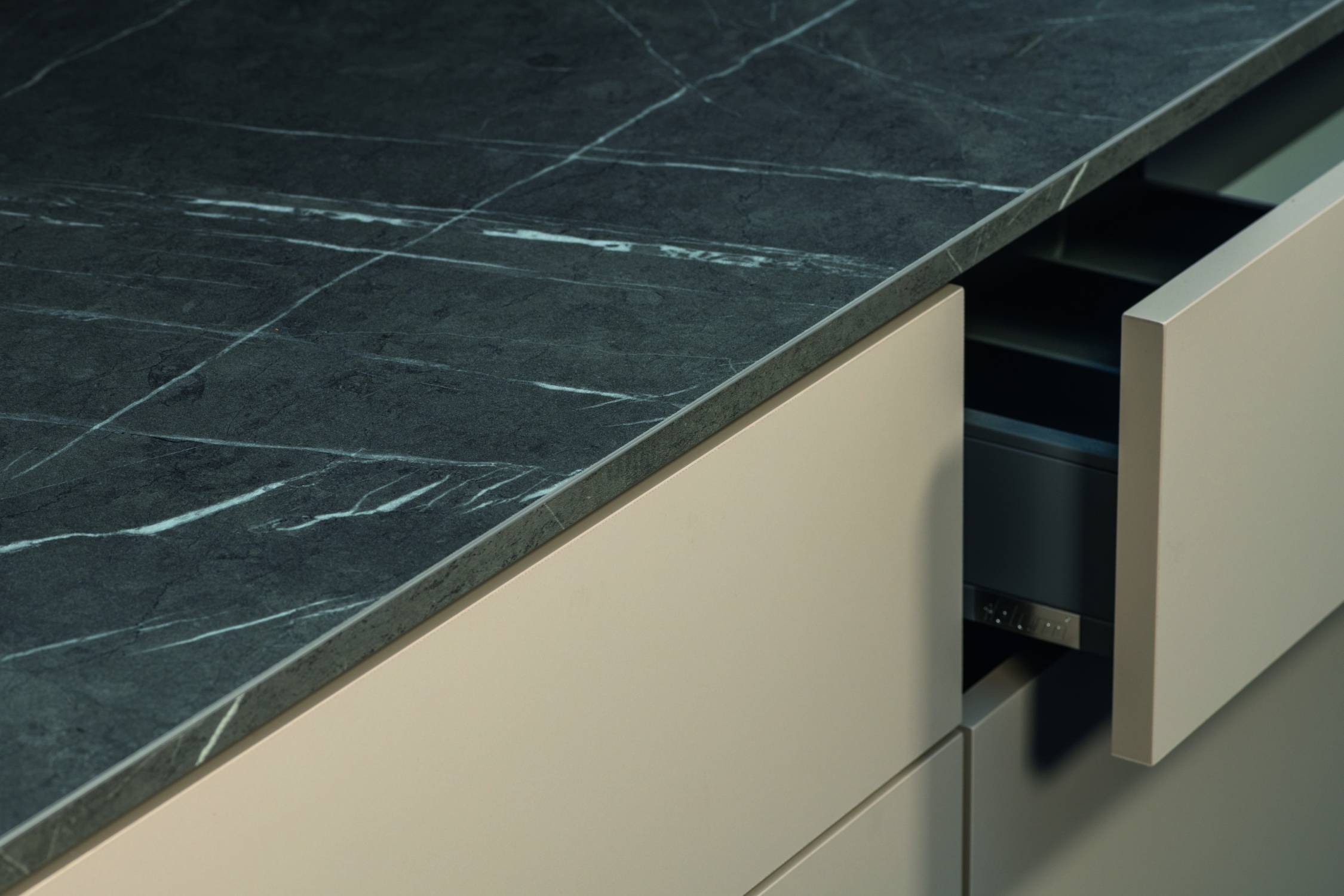 EGGER Worktops 16mm Square-Edged