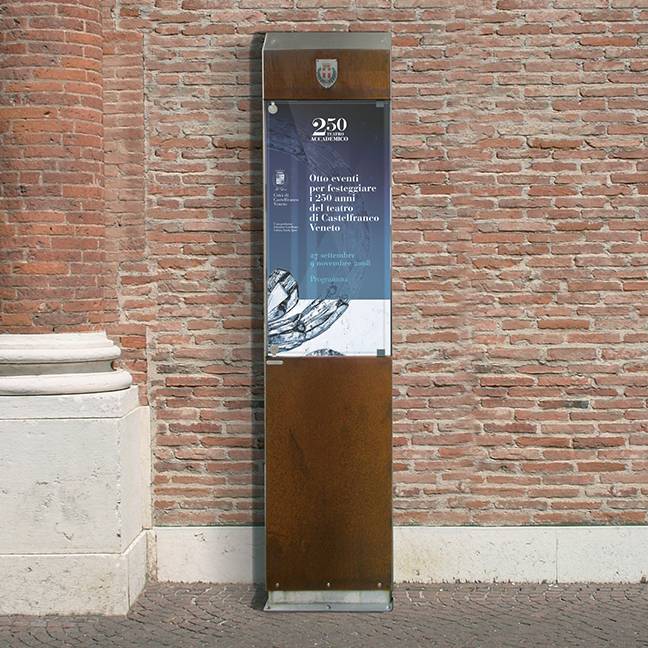 Annunci Display Stand