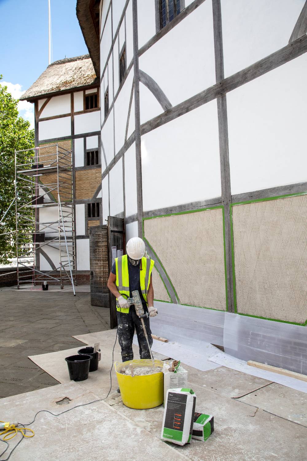 Ultra Insulating Render & Plaster  - Lime render or plaster undercoat 