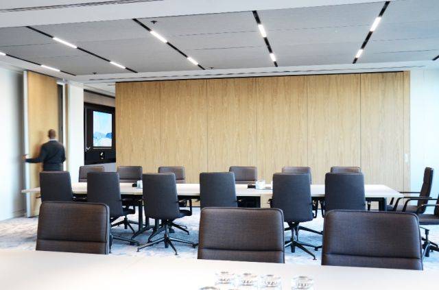 Type 100 movable acoustic wall