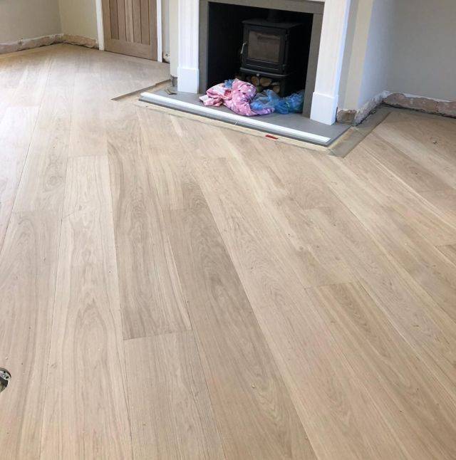 Oak Engineered Wood Flooring, UV Oiled, White, Select Grade