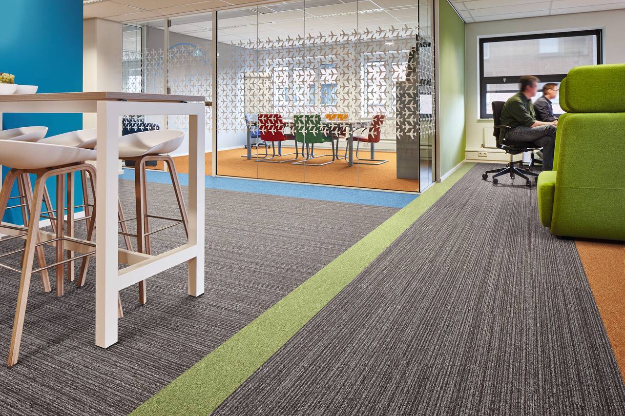 Tessera Outline Planks - Tufted carpet tile