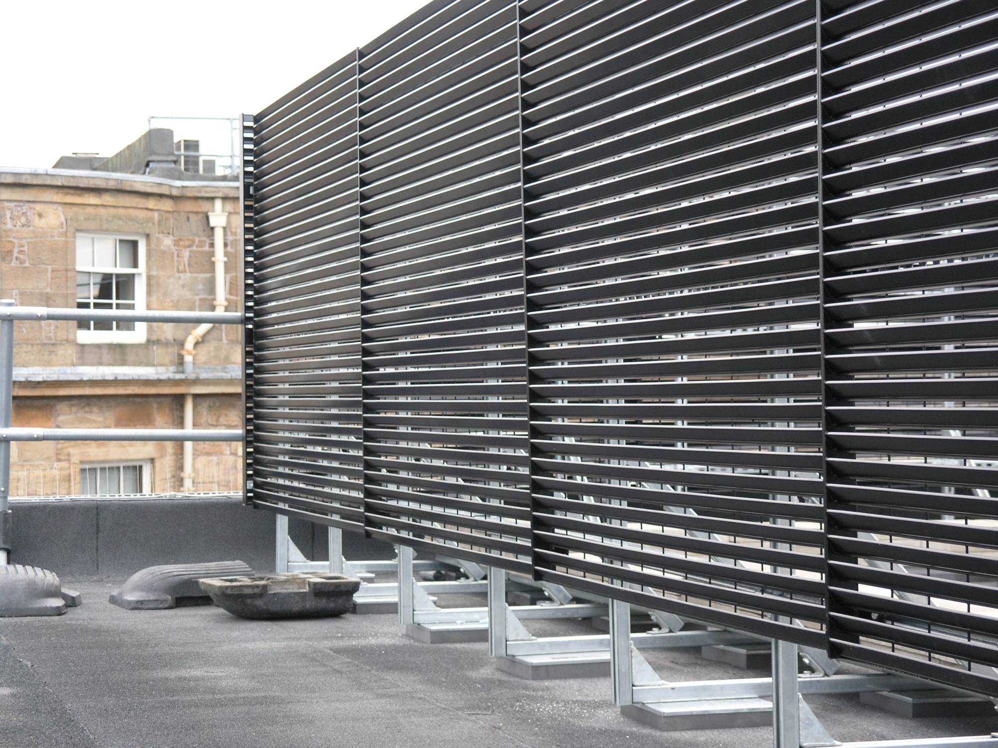 Roof-Top Screens - Steel louvre protective privacy barrier