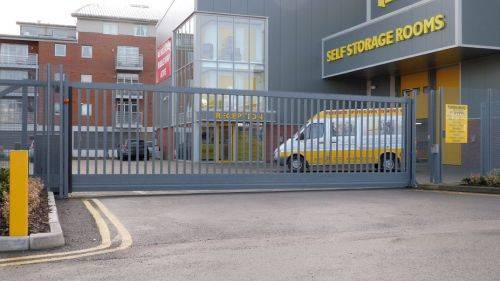 Automatic Sliding Cantilevered Gate