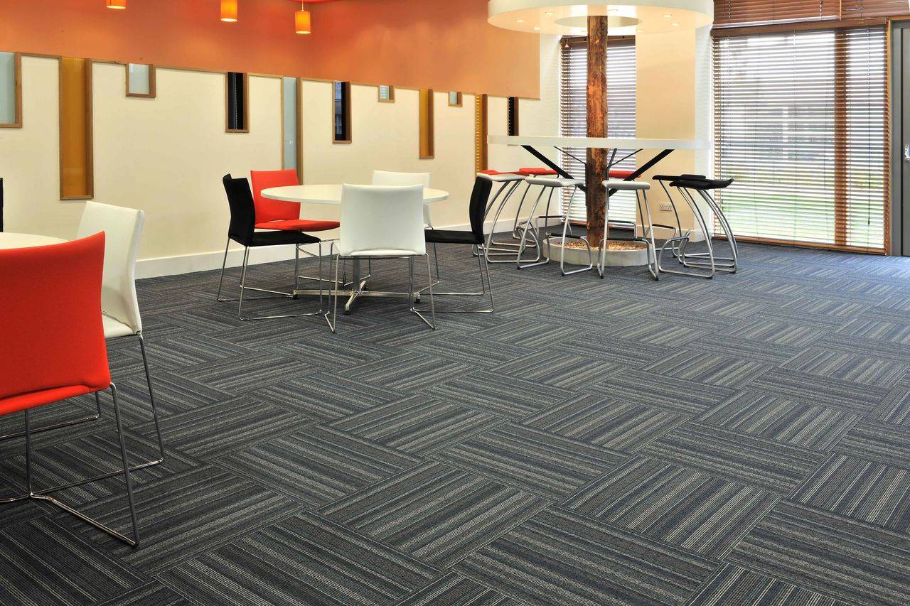 Tessera Barcode - Tufted carpet tile