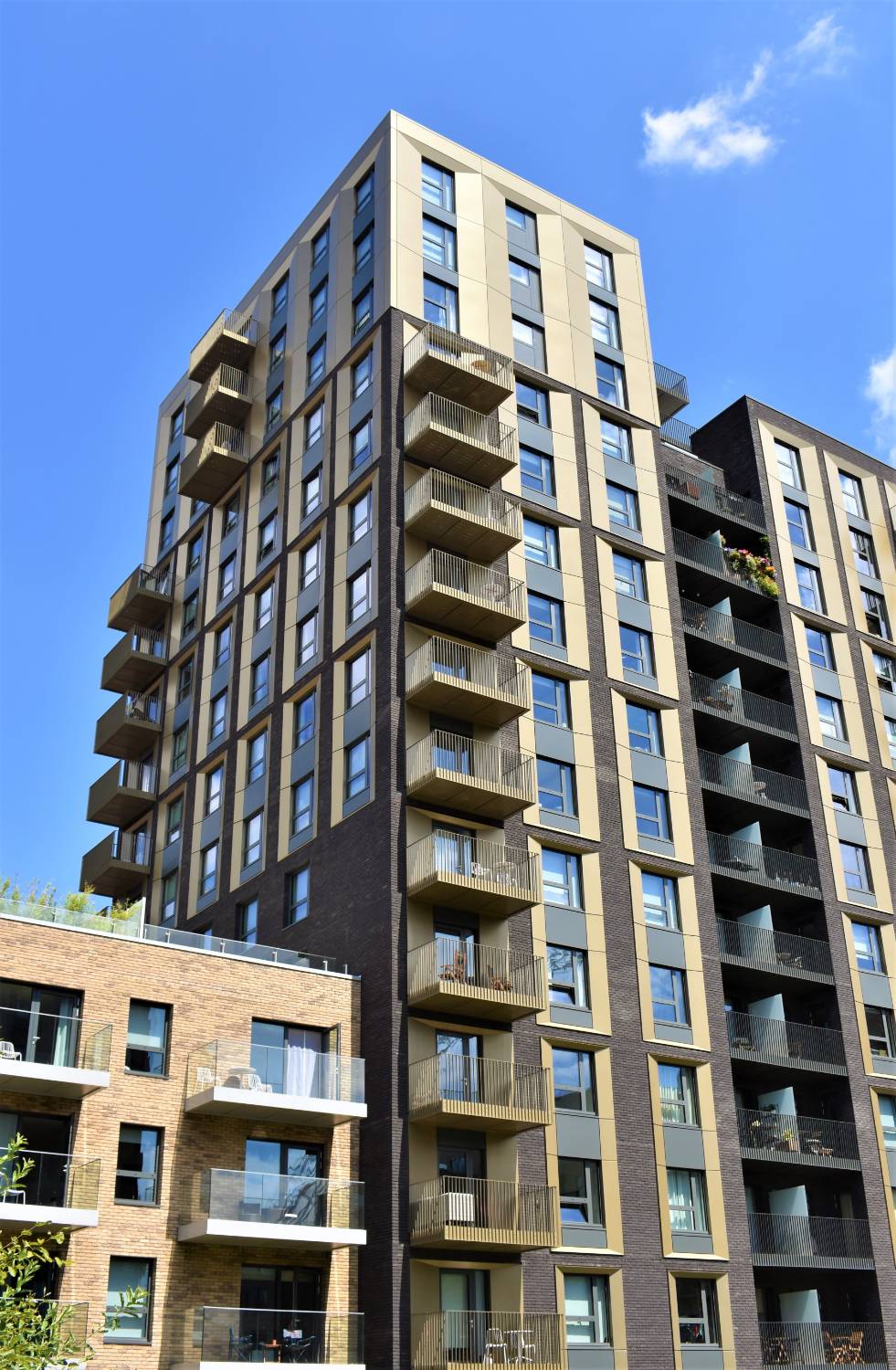 Emerald Gardens, Wembley | Akzo Nobel Powder Coatings Ltd | NBS Source