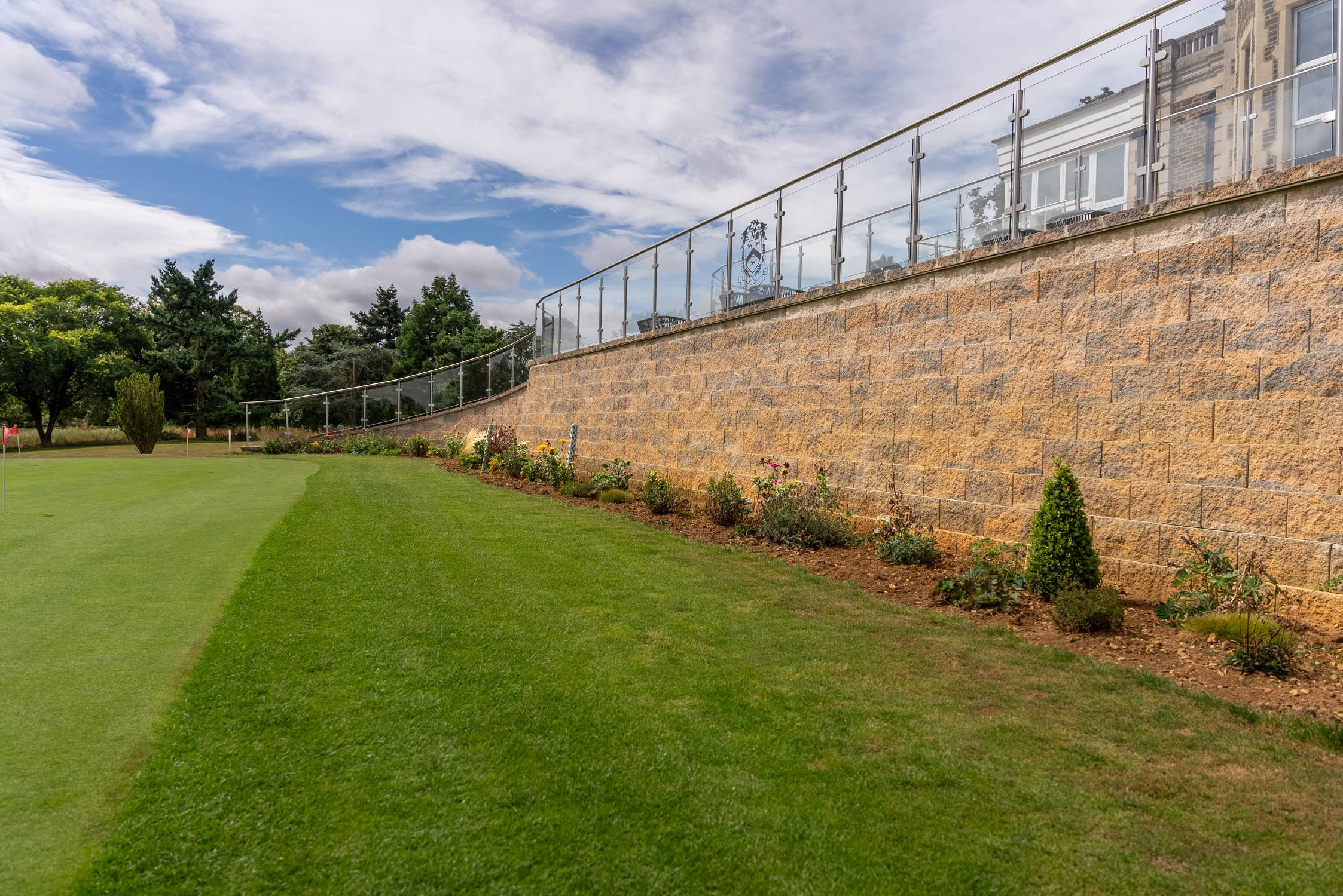 Secura Grand | Concrete Segmental Retaining Wall
