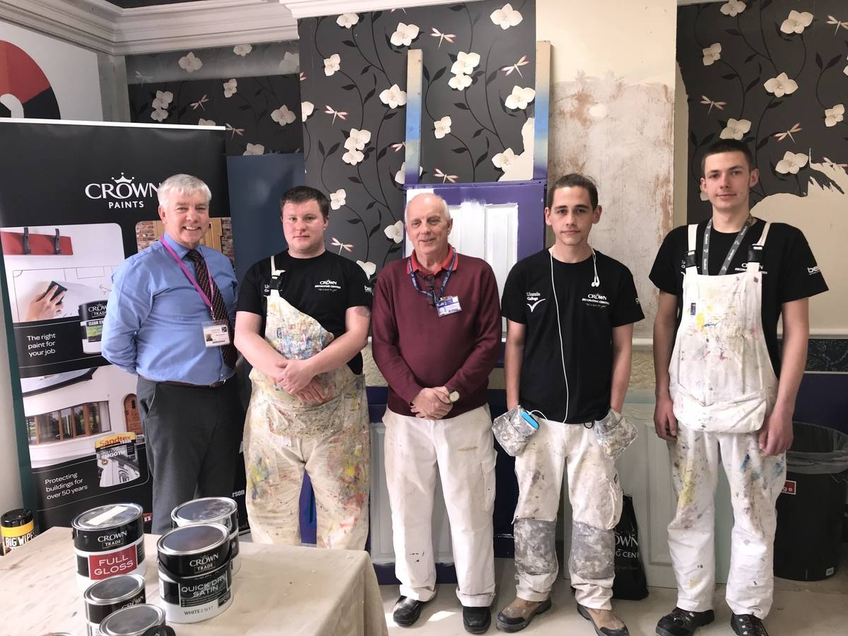 Lincoln students get confident with colour at Bell Decorating Academy