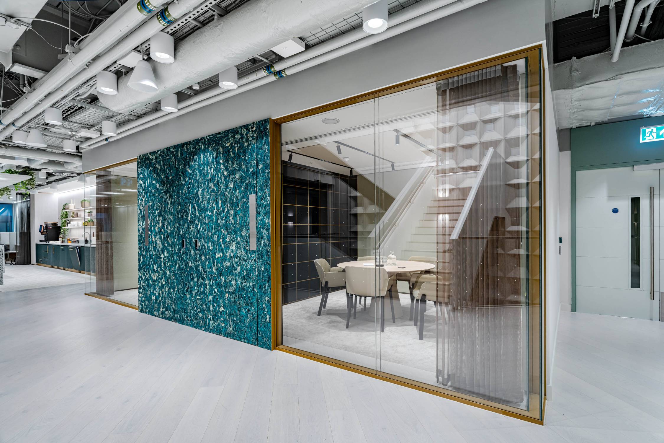 Radii | Parallel 100 | 100mm Relocatable Acoustic Frameless Double Glazed Partition Glass Partition Panel System