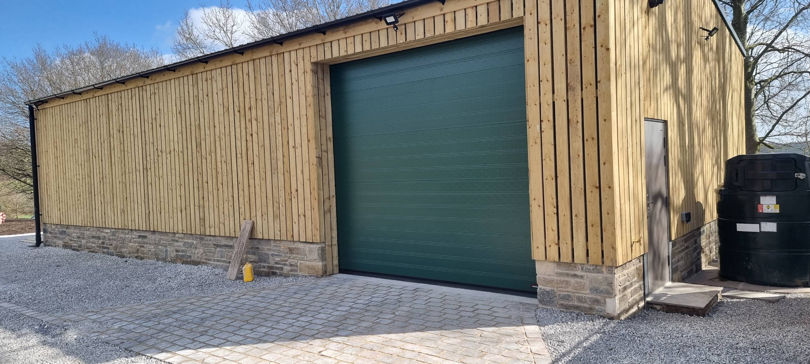 NASSAU 9000F Sectional Door - Classic Overhead Sectional Door