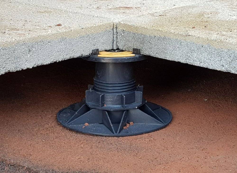 Universal Adjustable height Pedestal for paving and decking