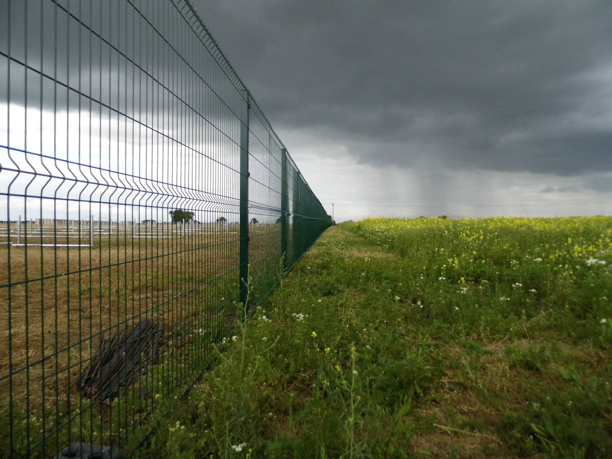 CLD Eclipse Lite Fencing System - Mesh Fencing 