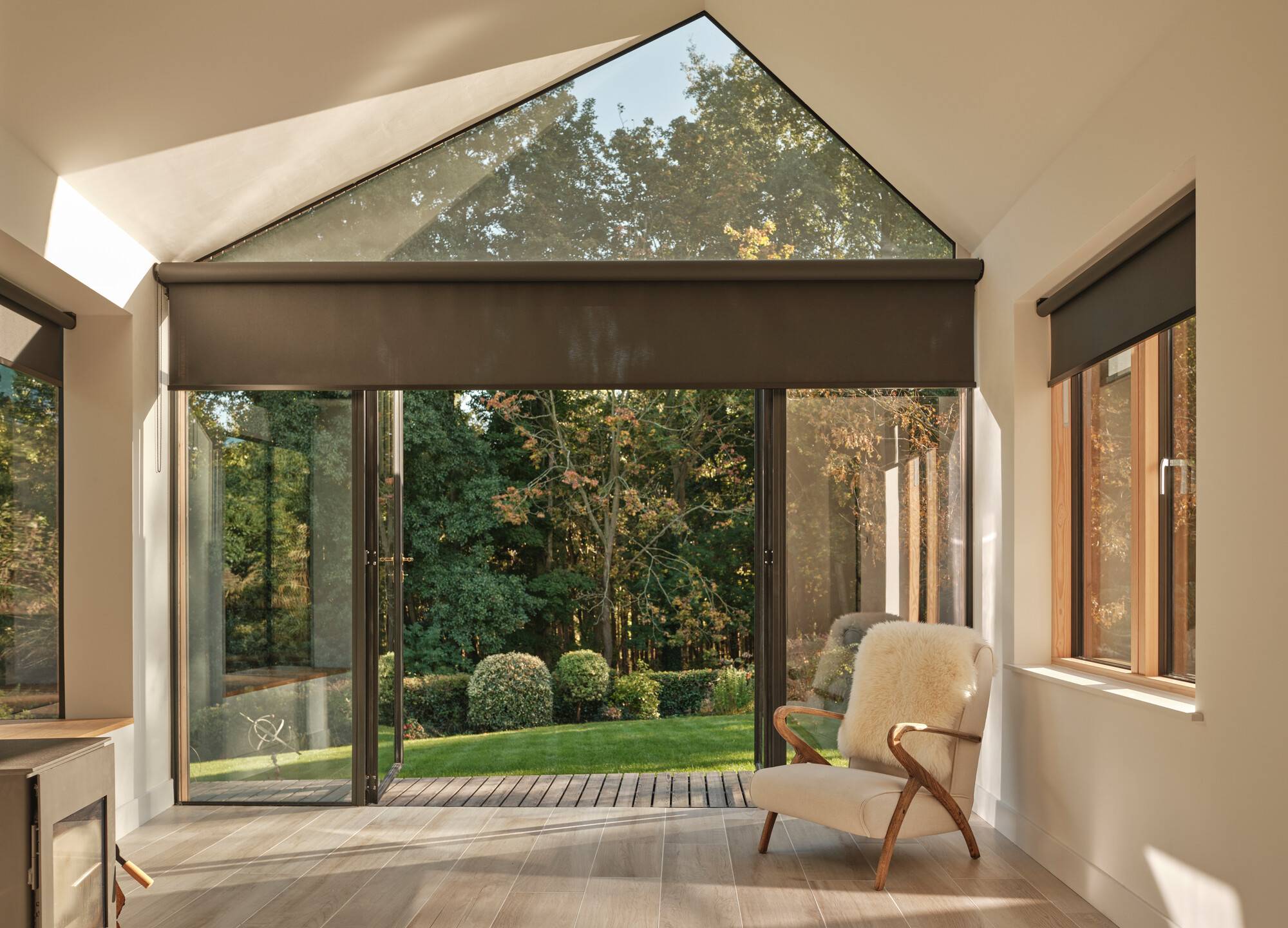 Roller Blind - Motorised - Heavy Duty - Silent Gliss SG 4980 - Motorised Roller Blind