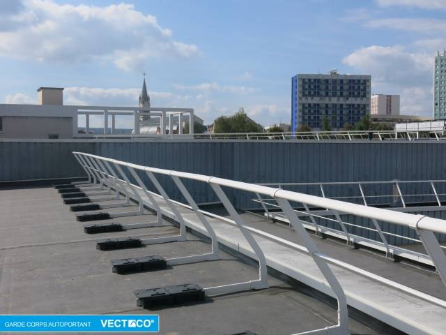 Select Access® Freestanding Guardrail - 30° Inclined