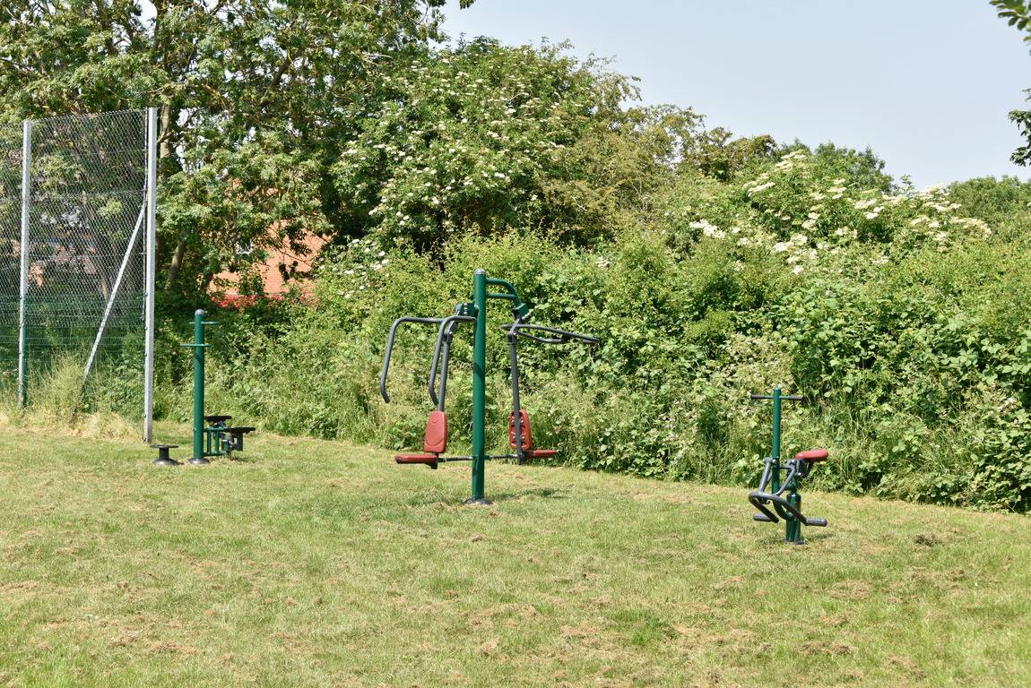 Asfordby Playing Fields, Melton Mowbray | Broxap Street Furniture | NBS ...