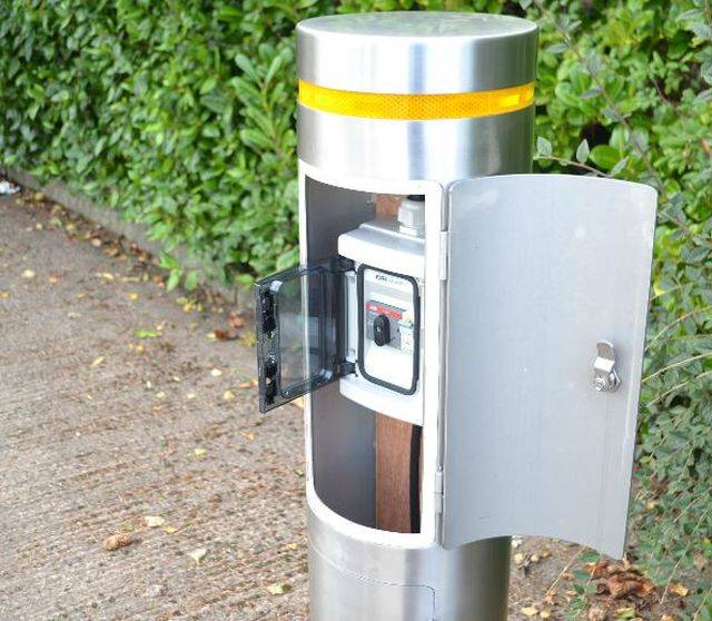 Power Outlet Bollard