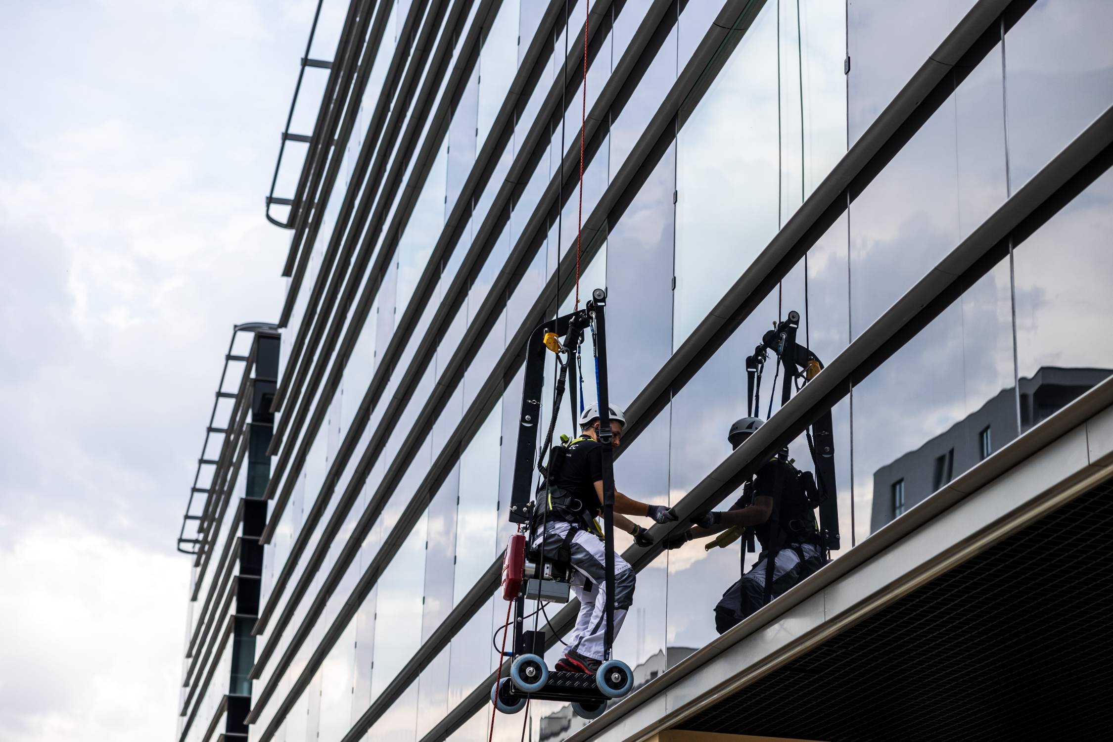 SafeAccess Rail | Suspended Work at Height - Fall Arrest Rail System