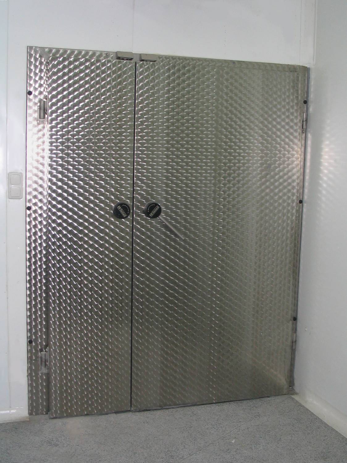 Thermidor Chill Hinged - Insulated Hinged Monobloc Chiller Door