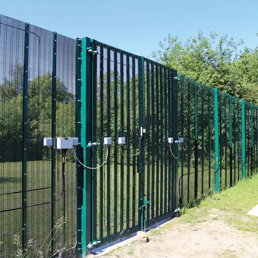 Lockmaster SR2 with infill options - Double leaf - Carbon steel gate - Swing gate 