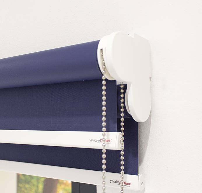 YewdaleDefiant® R20D Double Roller Blind with Sidewinder Mechanisms