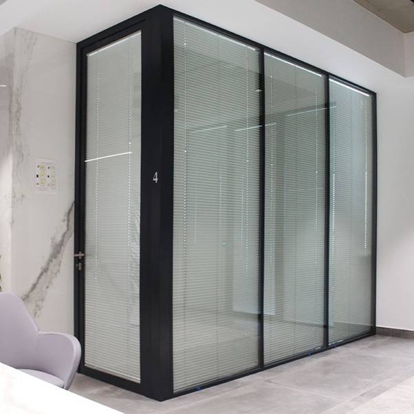 Quartz Blend  - Glass Partition