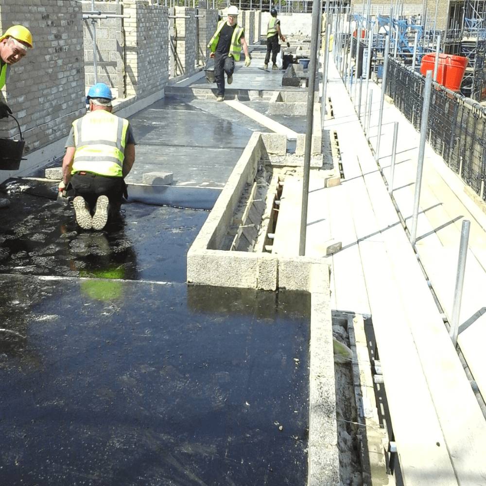 Up to 46% Lower Embodied Carbon - IKO Permascreed LI - Quick Drying Mastic Asphalt Screed Solution for Flat Roofs & Walkways - Roof screed