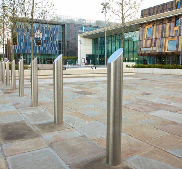 RS004 Stainless Steel Bollard