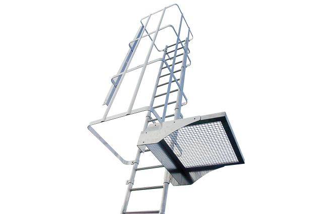 SL/PS - Fixed Vertical Ladder with Parapet Stepover Platform - Fixed Vertical Ladder