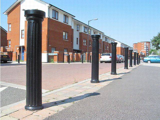 Doric Aluminium Removable Bollard