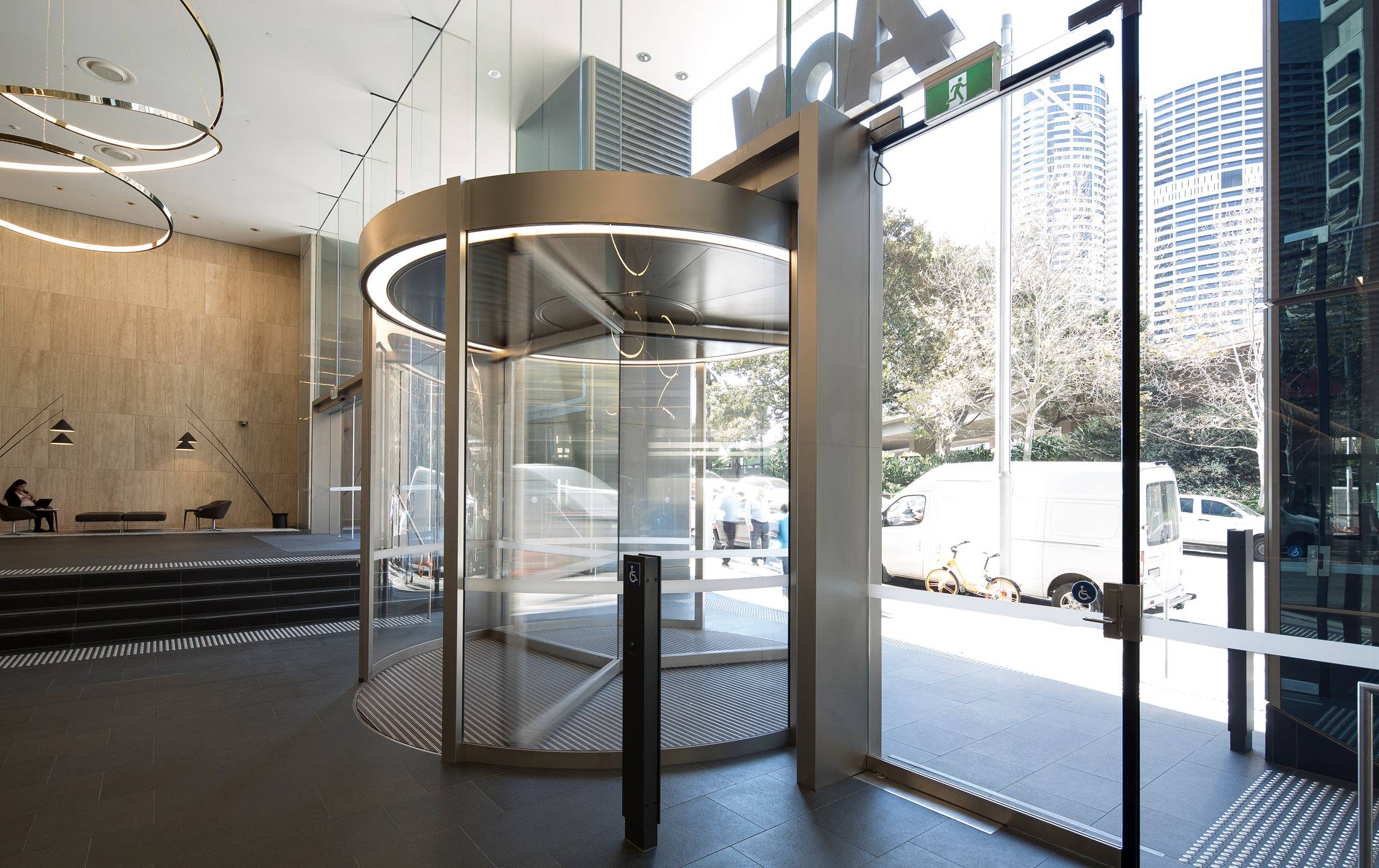 Record K200 Automatic Revolving Door