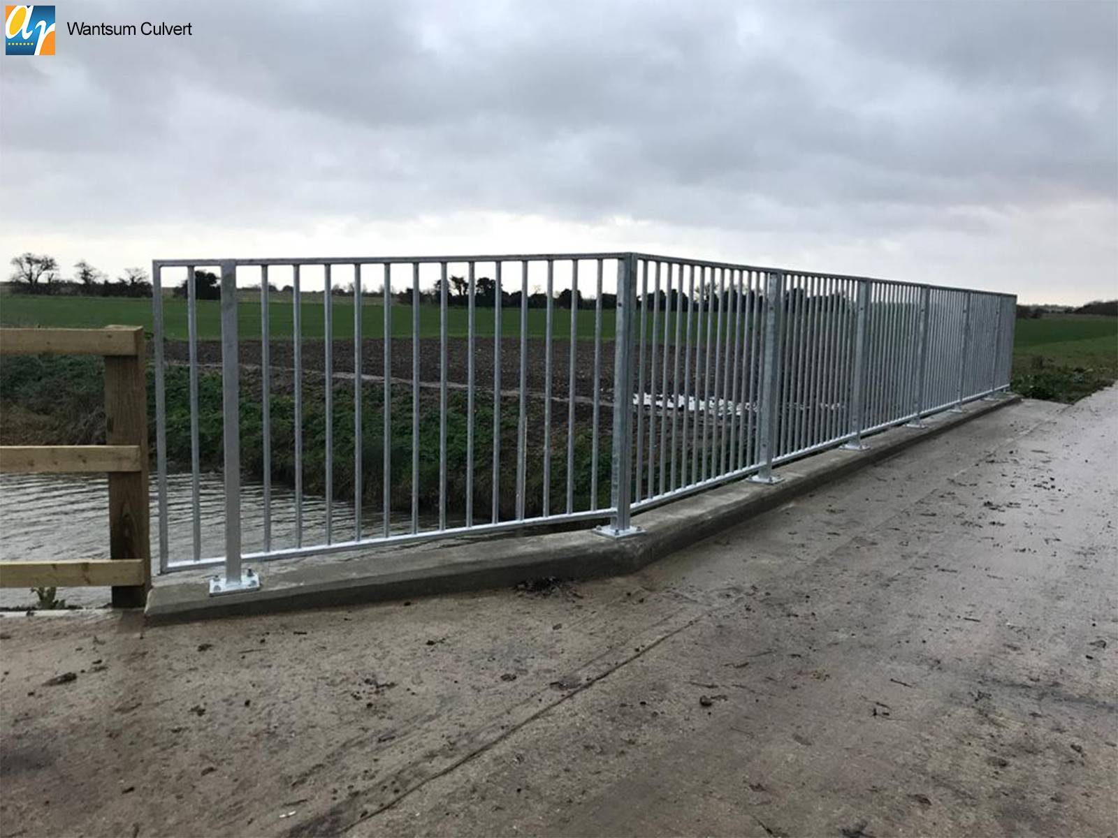 Pedestrian Parapet - Guardrail