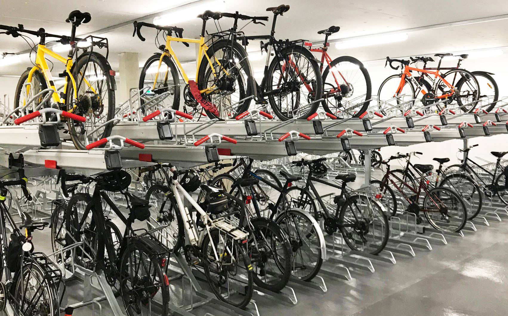 FalcoLevel-Premium+ Gas Assist Two-Tier Cycle Parking Bike Rack - Two Tier Bike Rack with Gas Struts