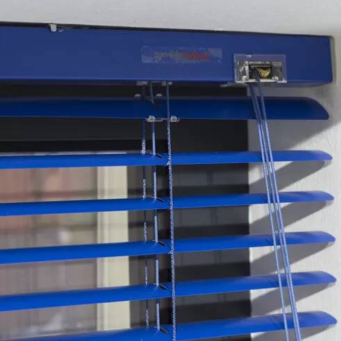 VN25 Venetian Blind With Wand And Cord