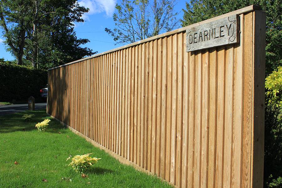 Traditional Featherboard Fencing - Timber fencing