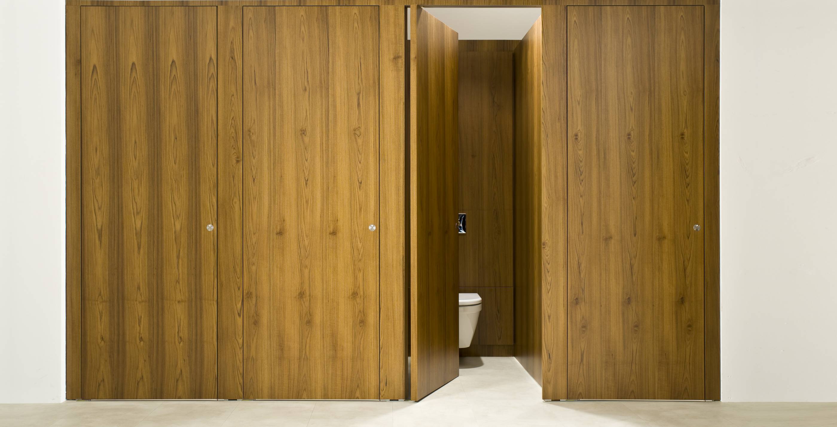 Flow Veneer Washroom Cubicles