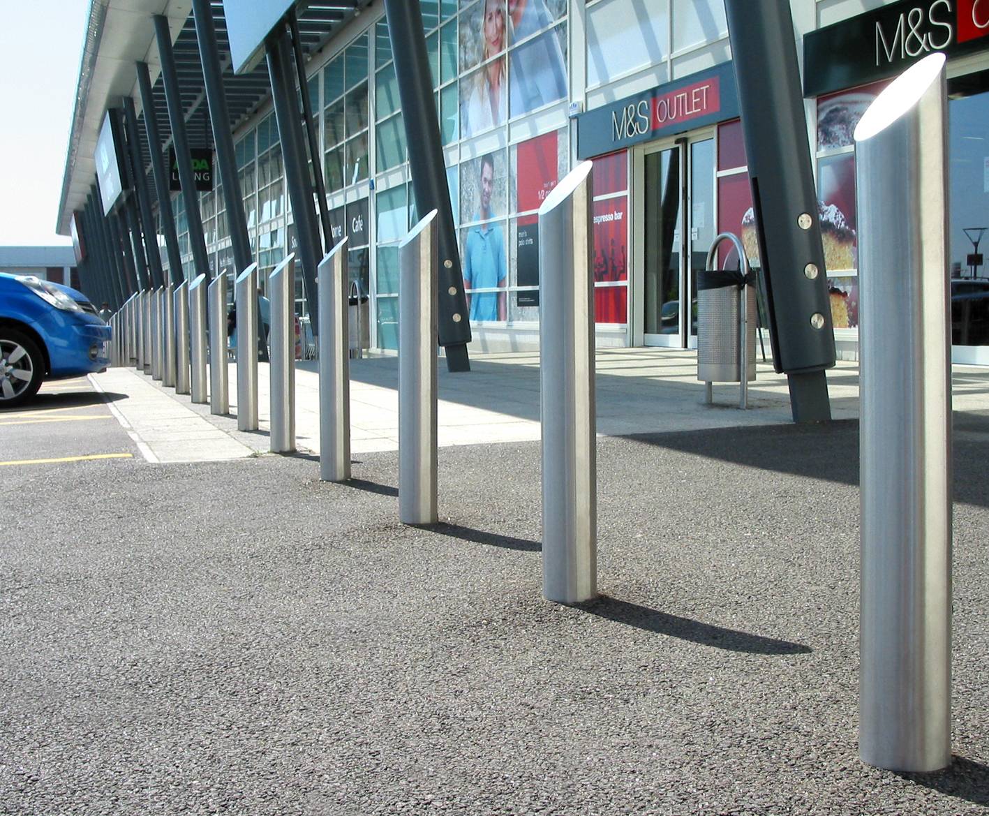 Zenith Sloped Bollard