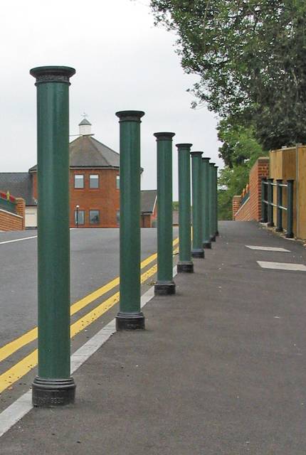 Linx Bollard