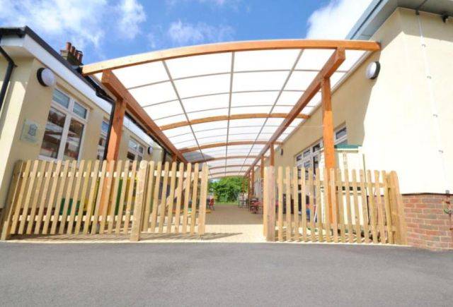 Tarnhow Curved Freestanding Glulam Timber Canopy