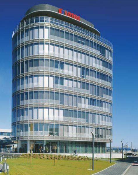 Pilkington Suncool™ 70/35 TGU [Curtain Wall Placement]