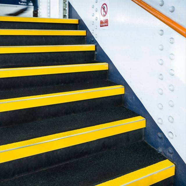 Anti Slip GRP Aluminium Reinforced Stair Tread Covers