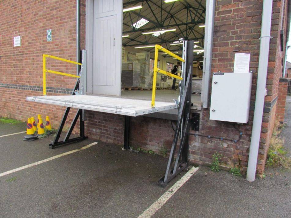 BayLift  - Low rise, Goods Only lift - Goods only lift for short travel heights