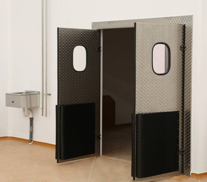 Traffidor Swing - Hygiene crash doors (Stainless Steel / HDPE)