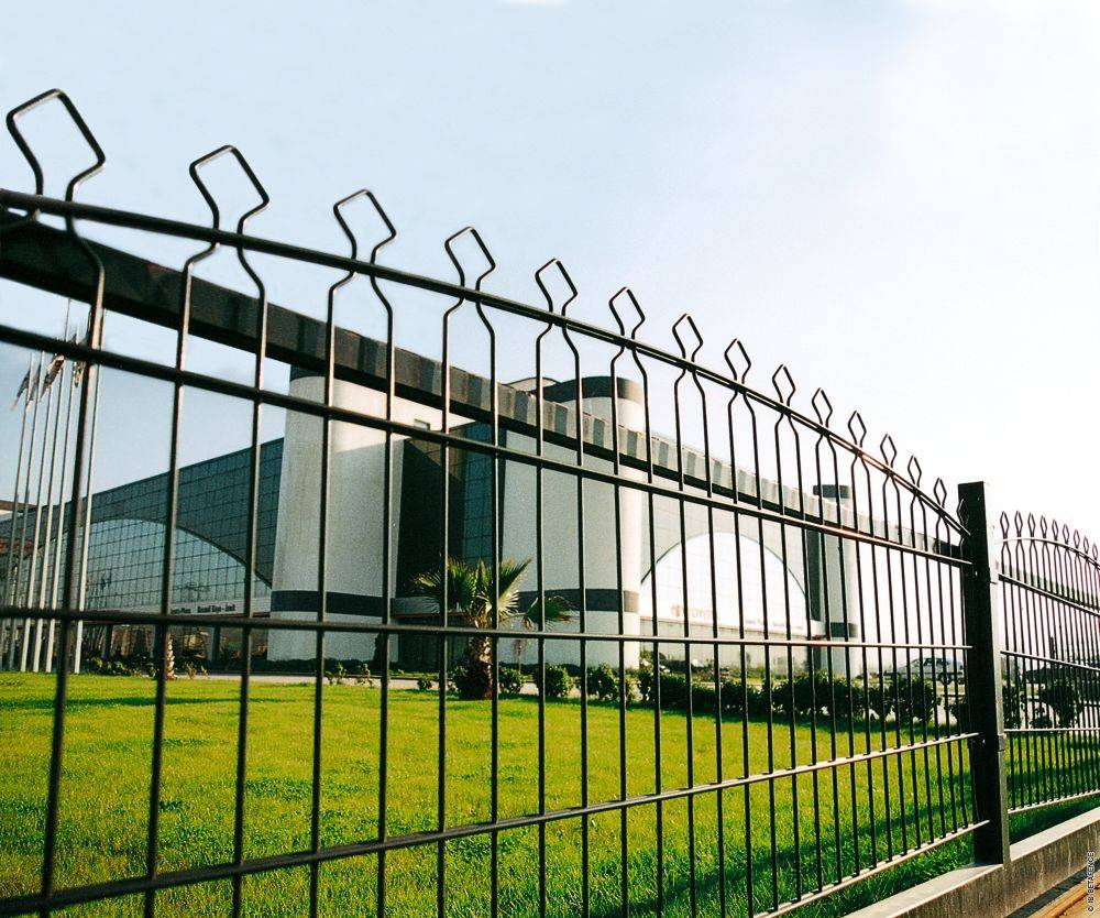 Decofor Arco&nbsp;- Metal mesh fence panel