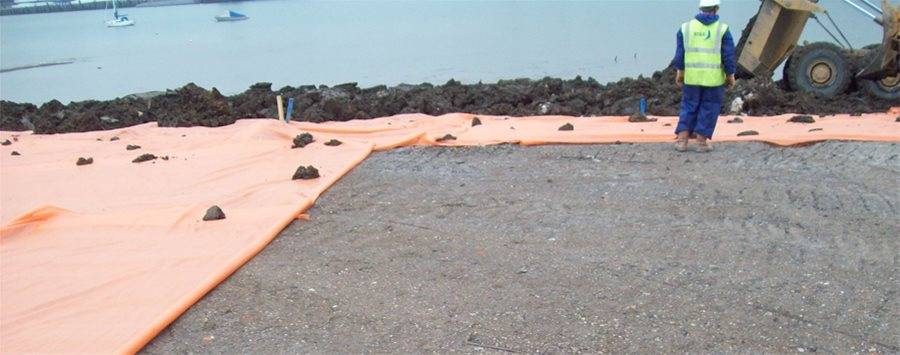 Alert - Woven Polypropylene Geotextile and highly visible Contamination Indicator - Geotextile and Contamination Indicator