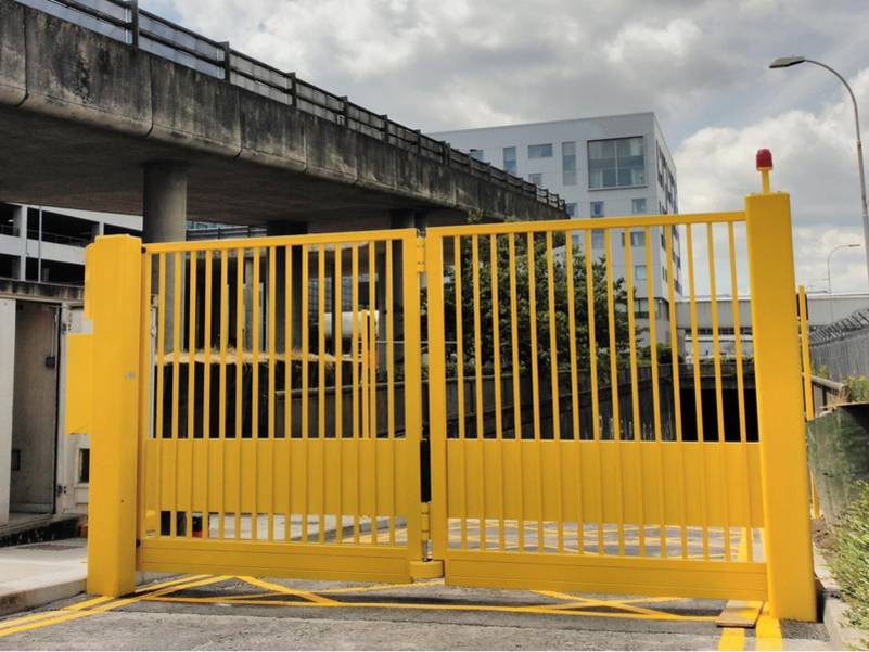 CSG 10640 Crash Tested Trackless Bi-Folding Gate HVM - Security Gate