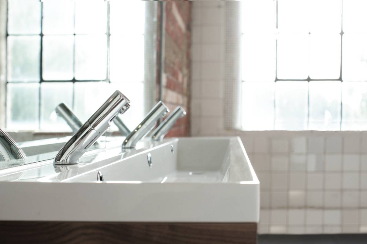 Sensorflow 21 Compact Deck Spout - Mains - Tap